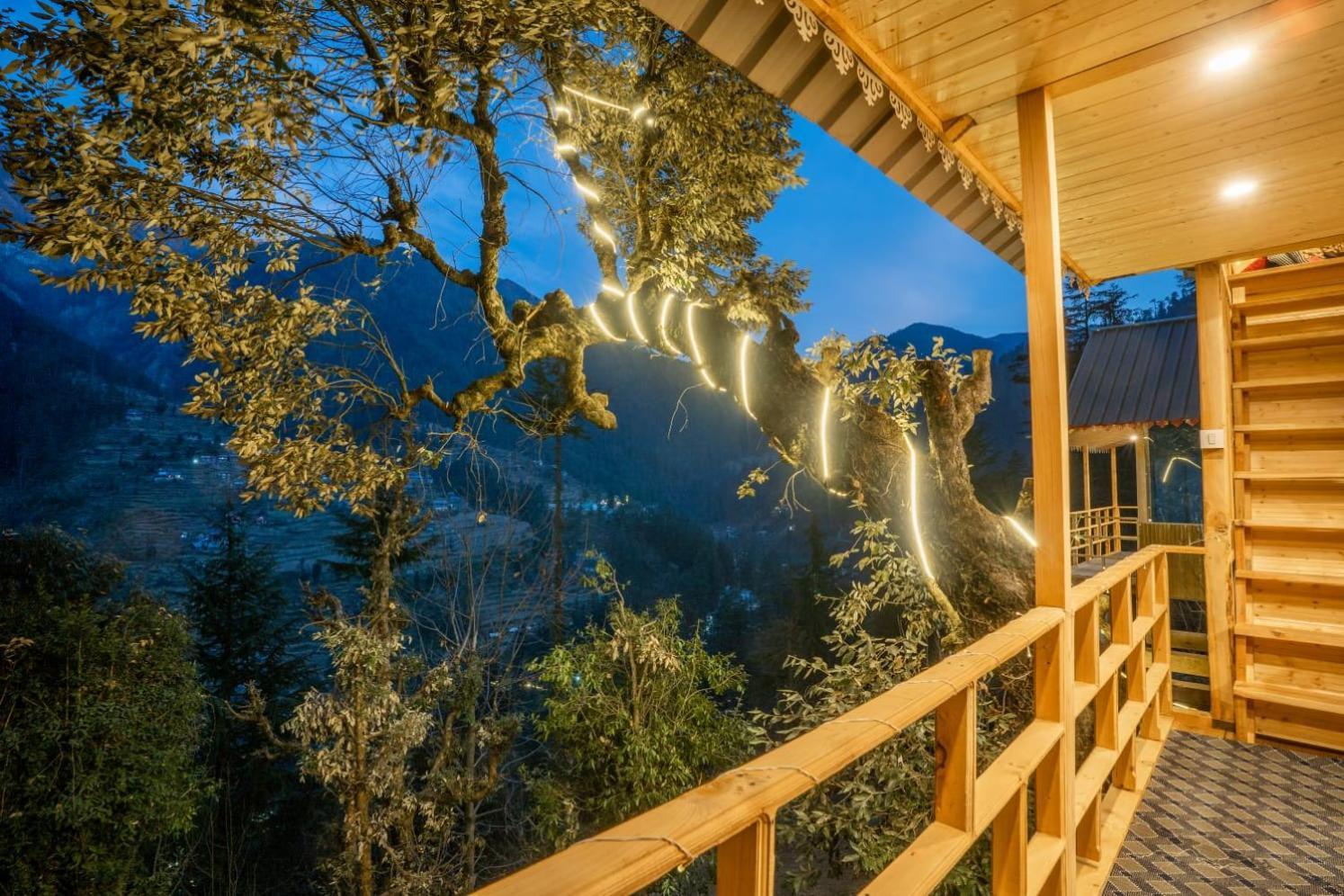 Into The Woods Treehouse Jibhi Βίλα Εξωτερικό φωτογραφία